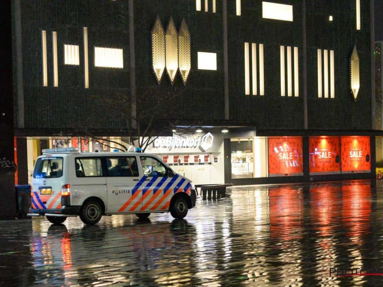 Nederlandse jongeren pikken avondklok niet: Protest loopt ...