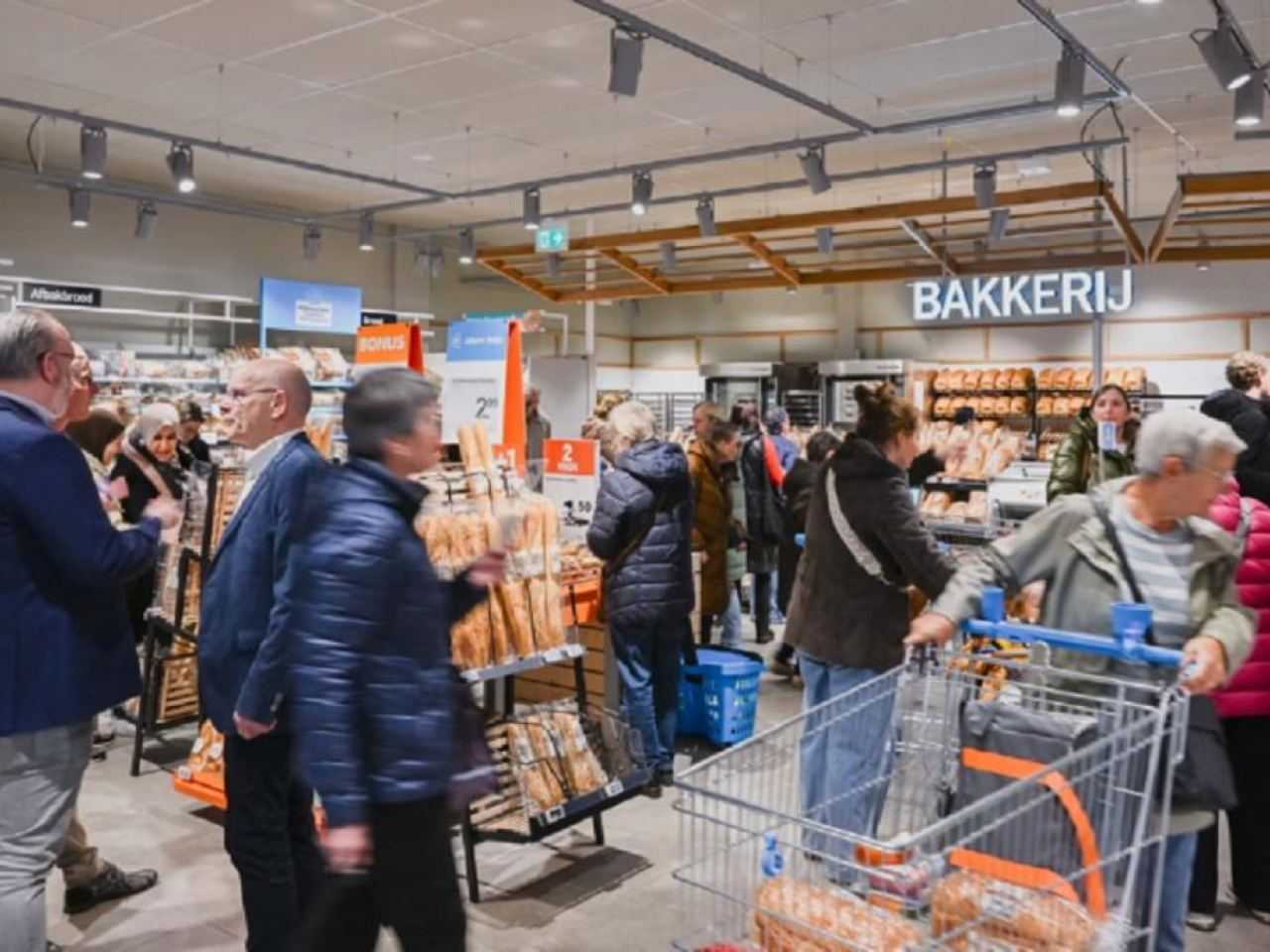 Customers can't believe their eyes at Albert Heijn's brochure: now dozens of free products