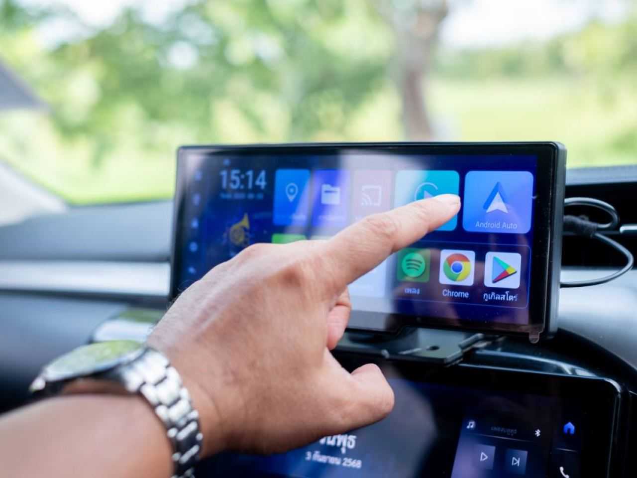 Gebruik jij Android Auto of Apple CarPlay? Veiligheidsdienst lanceert ...