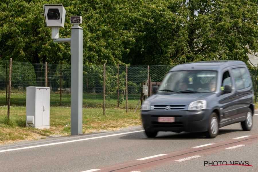 Flitspaal - verkeersovertreding - verkeersboete