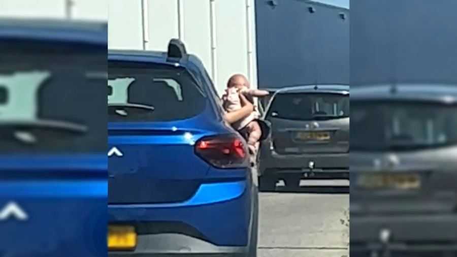 Baby uit auto