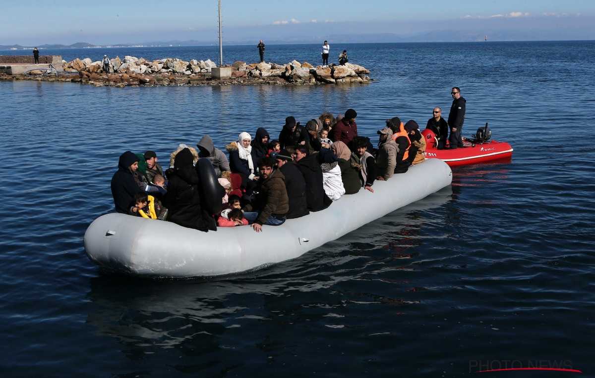 vluchtelingen in boot