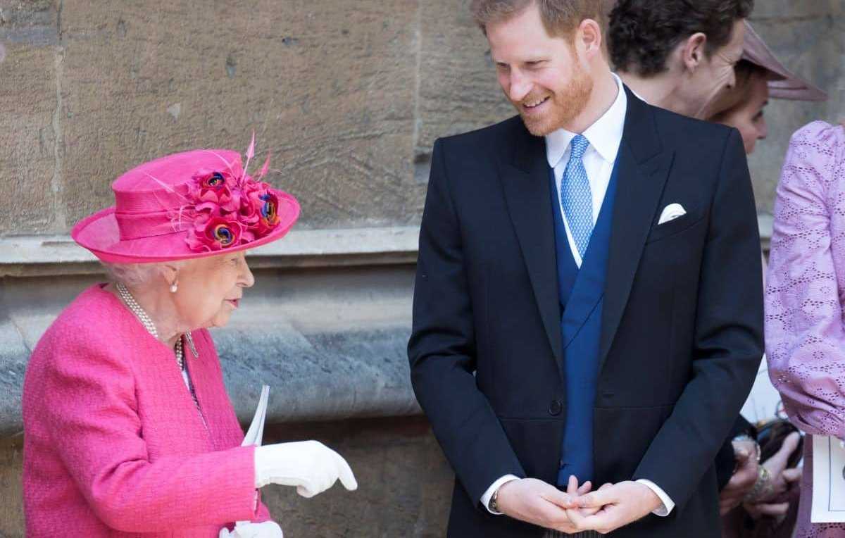 Queen Elizabeth en prins Harry