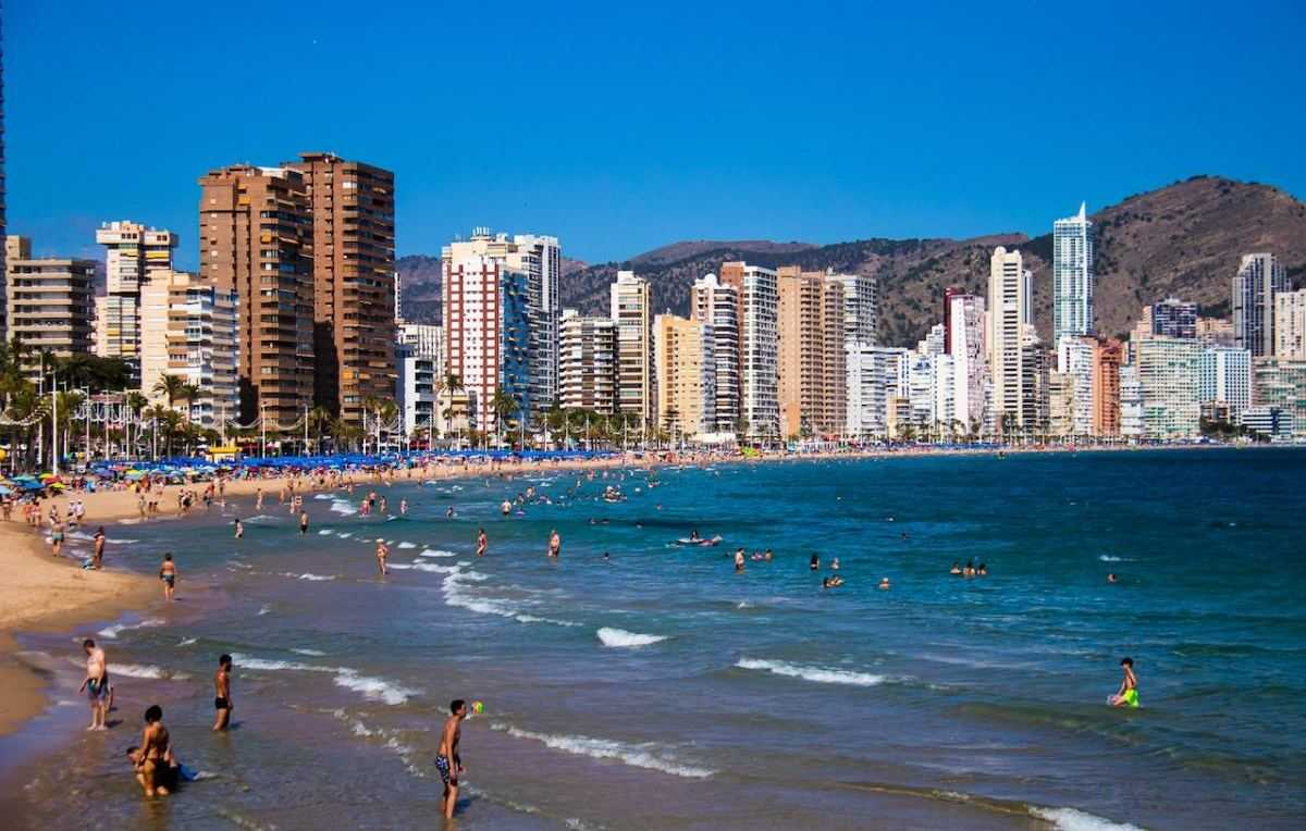 strand Benidorm zee