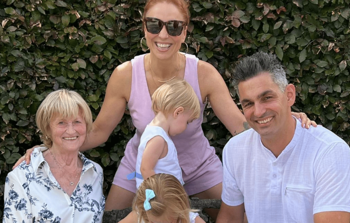 Natalia met gezin en moeder Arlette