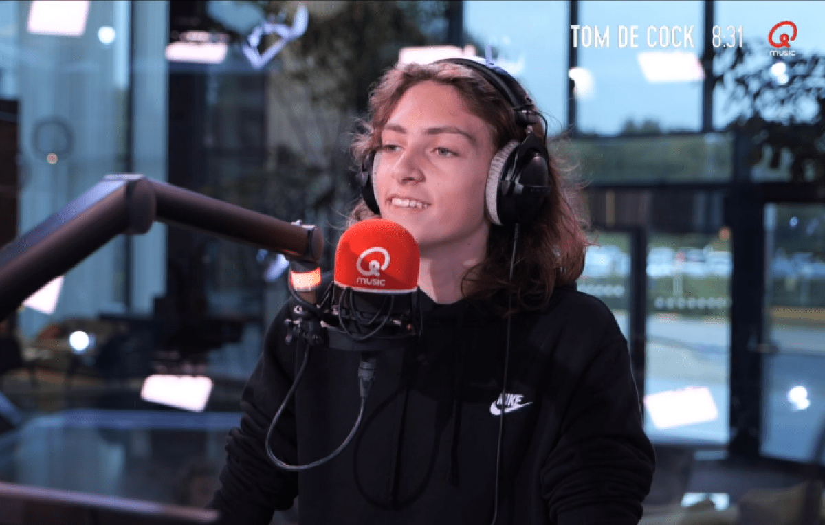 Sky Van der Wee, zoon van Karen Damen en Antony, bij Qmusic