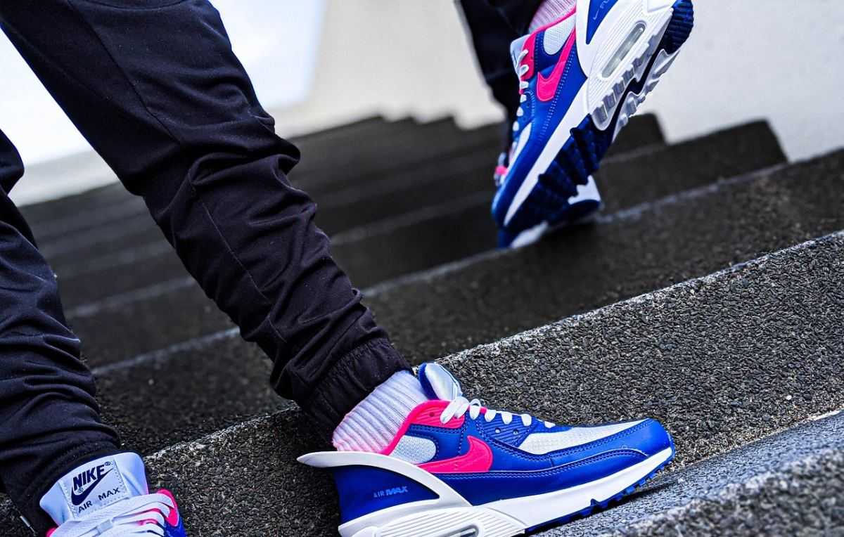 sportschoenen, trap, traplopen, spieren