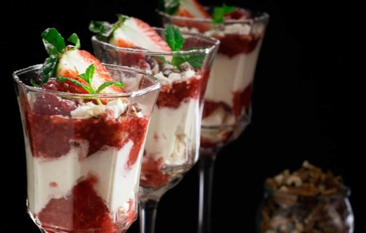 mascarpone en aardbeien dessert 