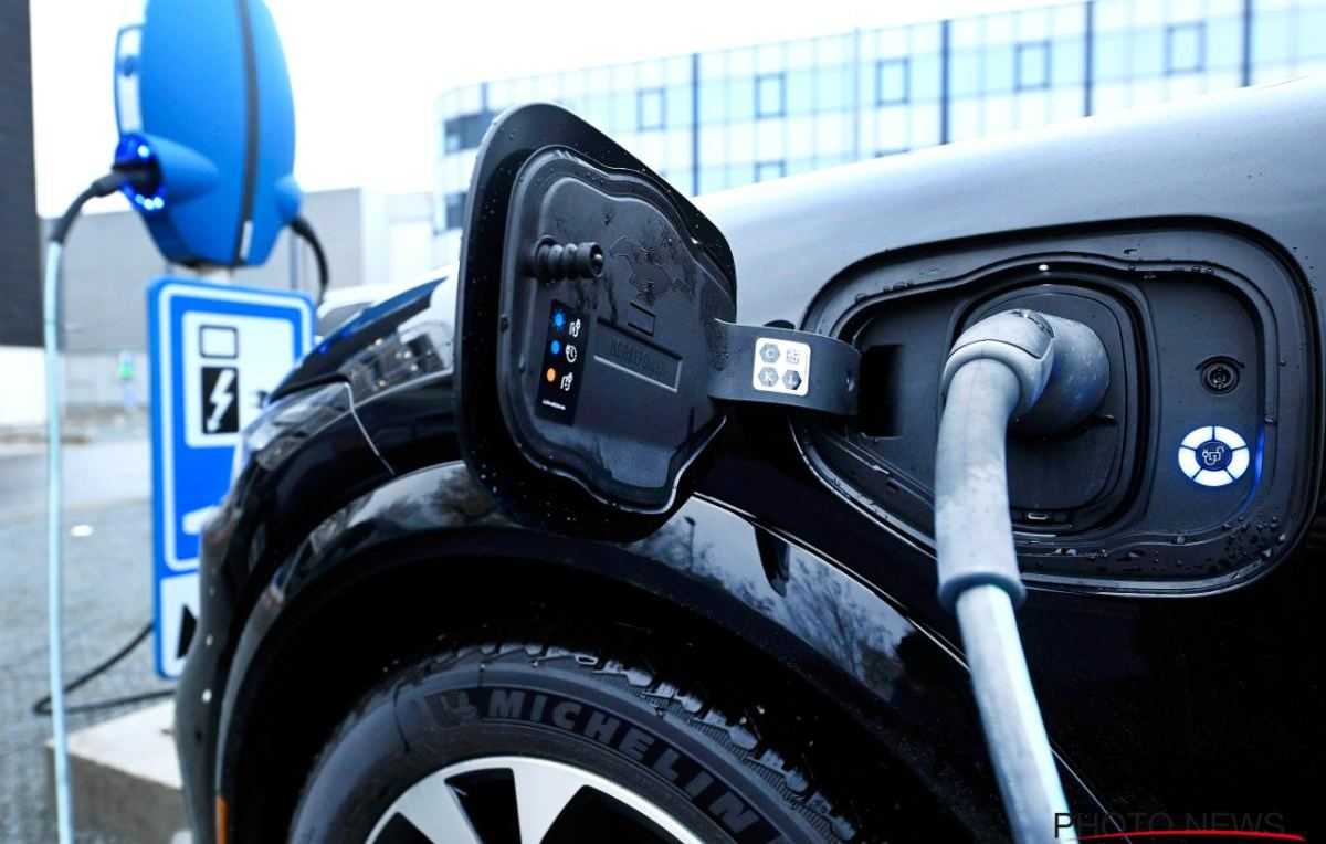 Elektrische wagen - laadpaal