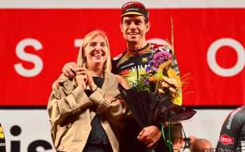 Sarah De Bie en Wout van Aert