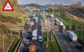 verkeersbord + snelweg