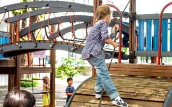 kinderen spelen