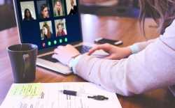 videoconferentie via zoom of skype