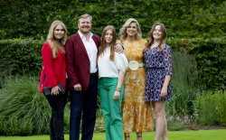 Koning Willem-Alexander en koningin Máxima met dochters Amalia, Alexia en Ariane