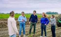 Boer Zkt Vrouw Cyriel met Lauren Els Chloë
