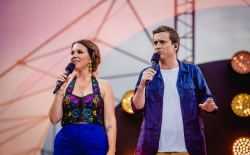  “Of er ooit iets is gebeurd tussen ons?” Siska Schoeters over band met Niels Destadsbader
