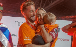 Dries Mertens en Kat Kerkhofs met zoontje Ciro