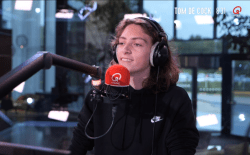 Sky Van der Wee, zoon van Karen Damen en Antony, bij Qmusic