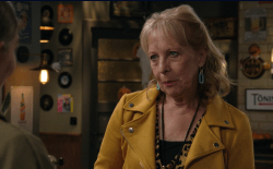 Lut Hannes als Angèle in 'Thuis'
