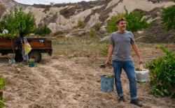 Jeroen Meus krijgt goed nieuws te horen van de VRT