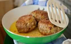meatballs-gehaktballen, pan met olie