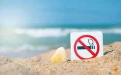 roken verboden sigaret op strand