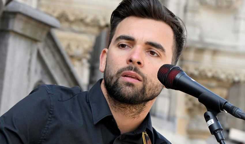 'Thuis'-acteur Mathias Vergels wil misverstand over hem rechtzetten: "Mensen denken dat te rap"
